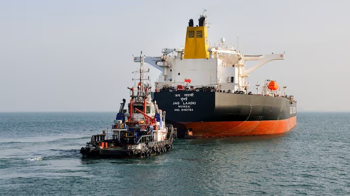 Oil Tankers Bound for India: How the Russia-Ukraine War Turns Energy Sanctions into Great Power Leverage